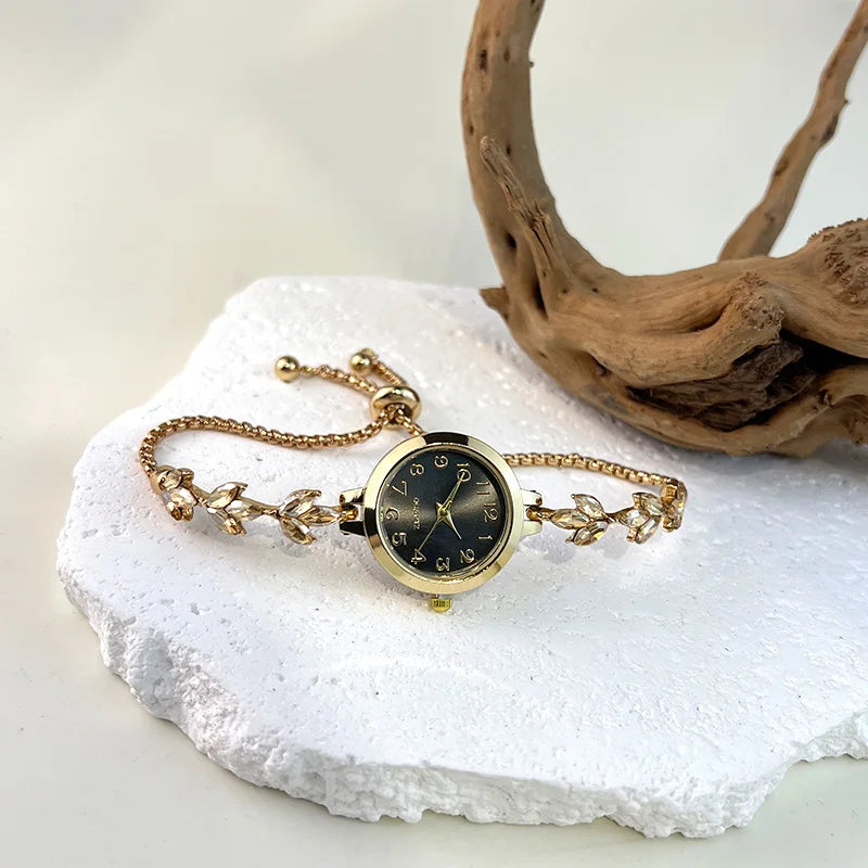 Montre Femme Quartz Élégante Bracelet Alliage Diamants