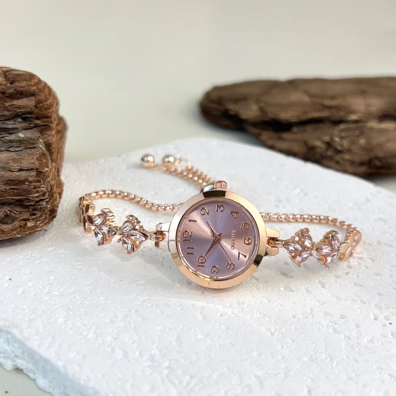 Montre Femme Quartz Élégante Bracelet Alliage Diamants