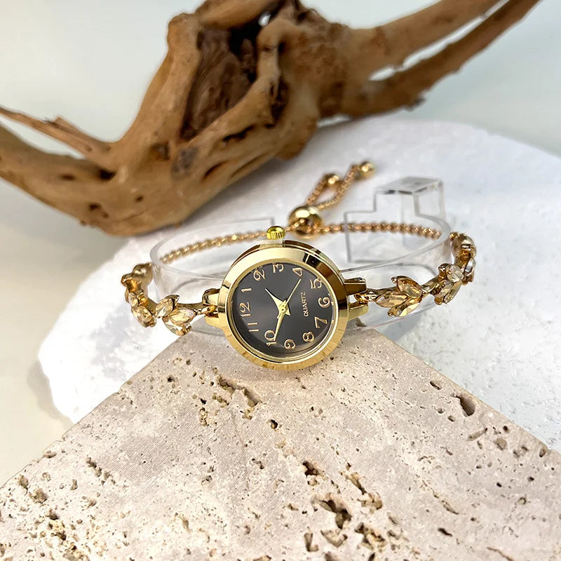 Montre Femme Quartz Élégante Bracelet Alliage Diamants