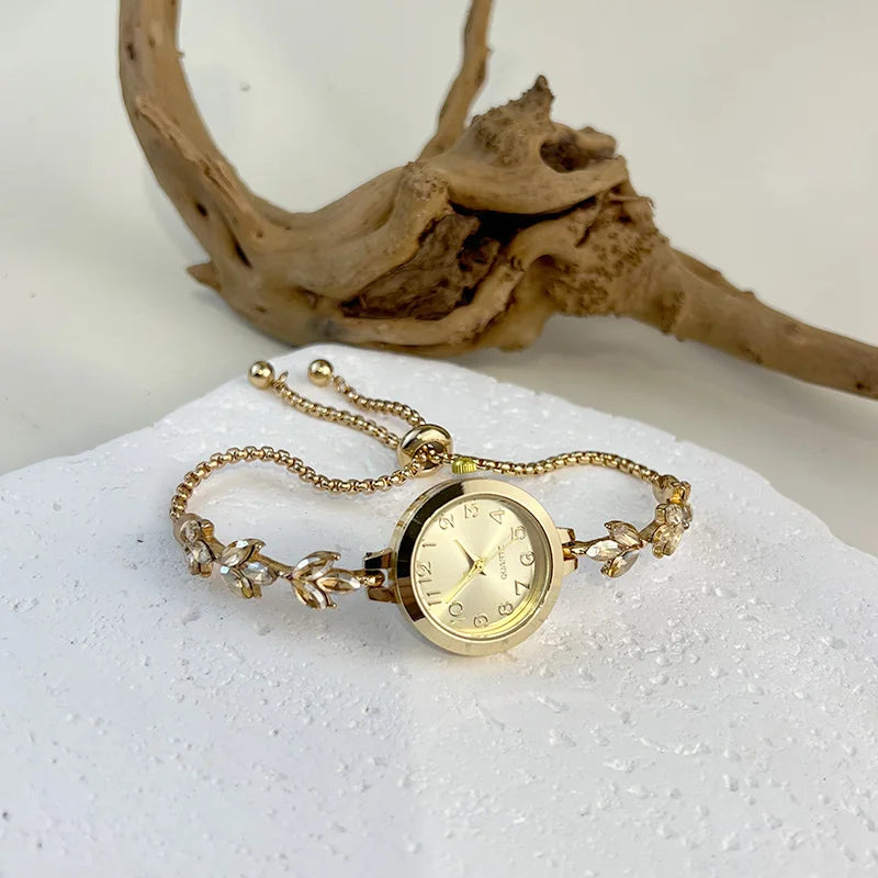 Montre Femme Quartz Élégante Bracelet Alliage Diamants