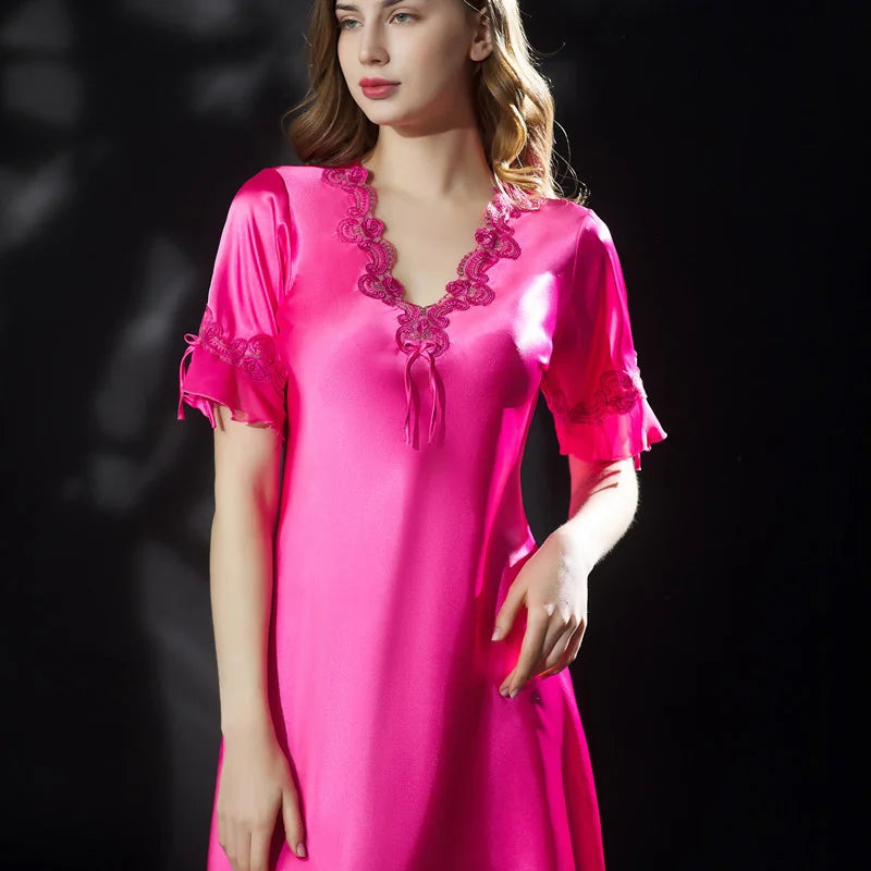 Nuisette Femme Soie Glacée Col V – Robe de Nuit Sexy & Élégante