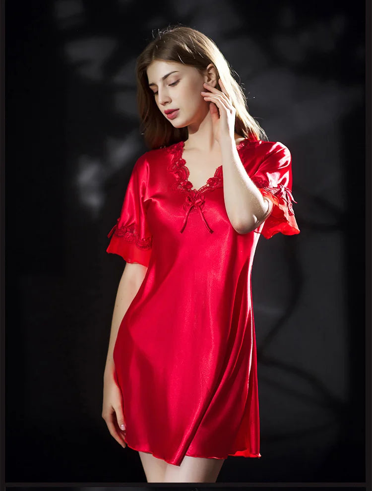 Nuisette Femme Soie Glacée Col V – Robe de Nuit Sexy & Élégante