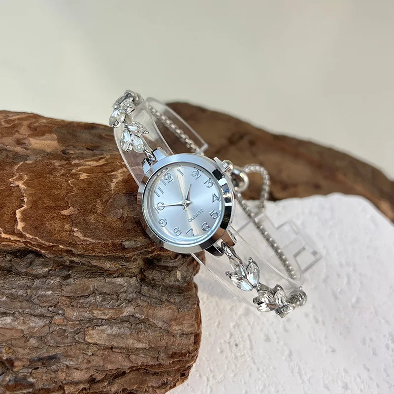 Montre Femme Quartz Élégante Bracelet Alliage Diamants