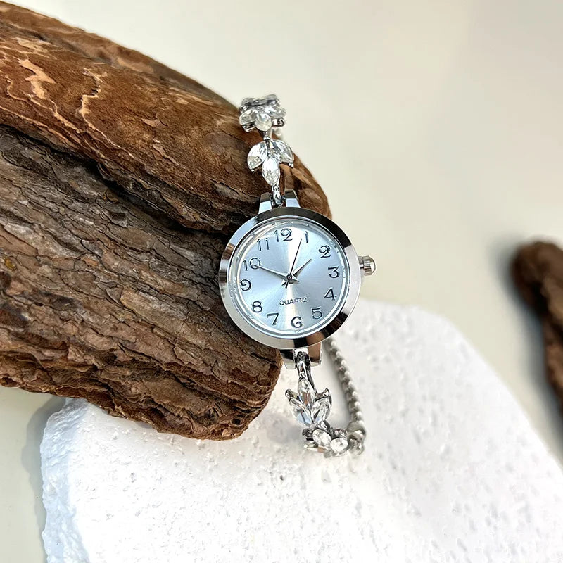 Montre Femme Quartz Élégante Bracelet Alliage Diamants